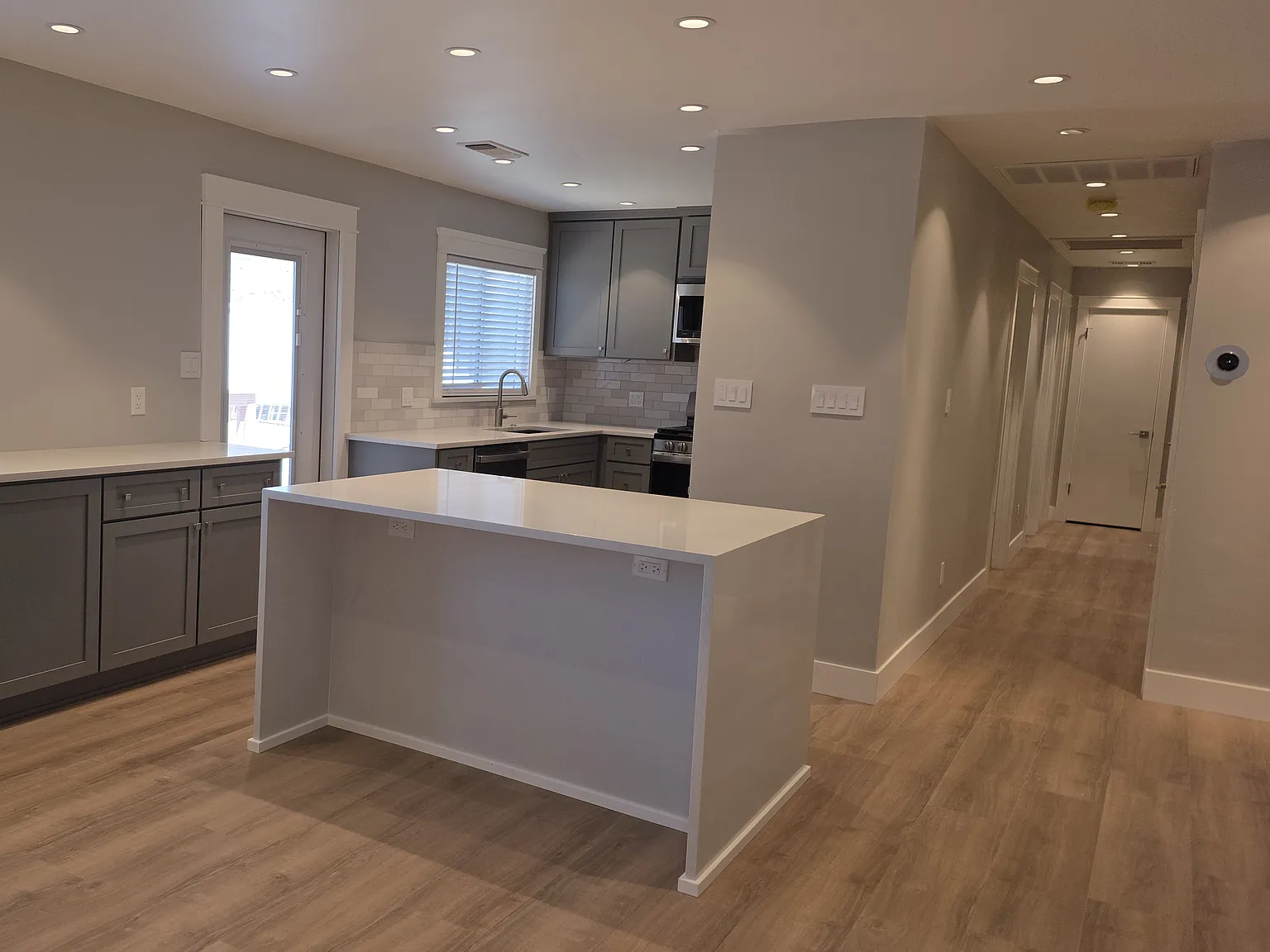 3 bed, 1274 sqft, $4,800 — Photo 4