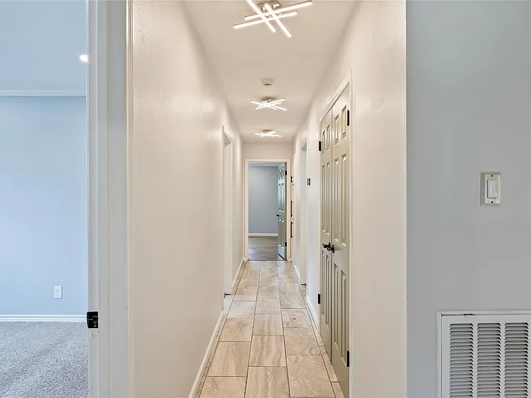 4034 Shady Springs Dr — Photo 17