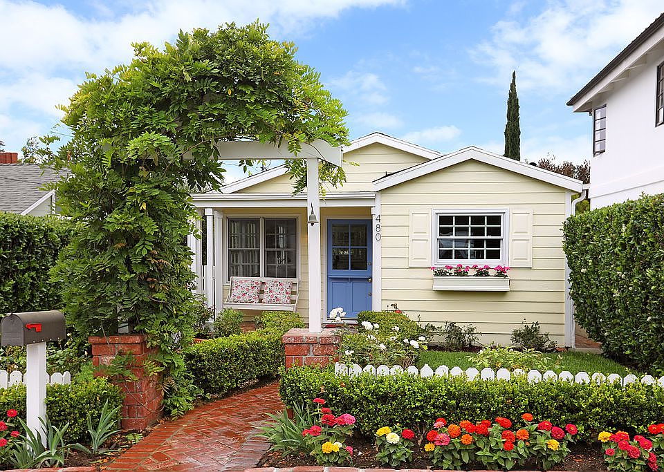 front view of cottage