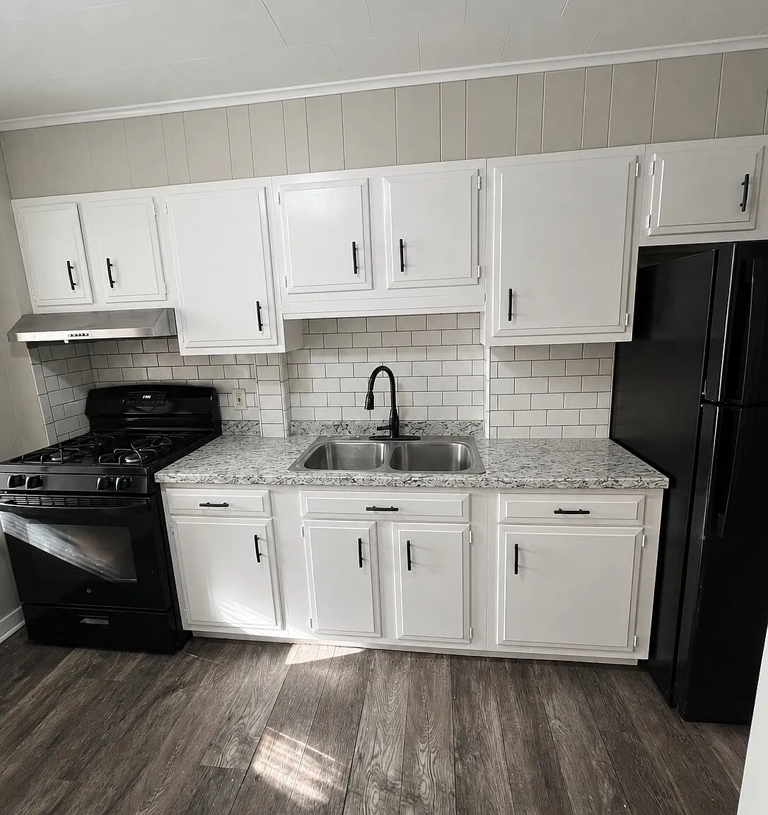2 bed, $1,300 — Photo 3