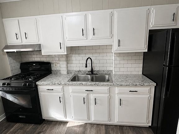 3rd image of 343 2nd St Unit 1