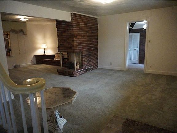 4th image of 616 Highland Ave