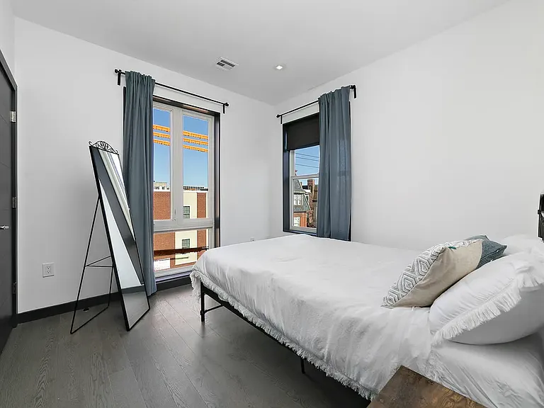 441 N 35th St #3R — Photo 7