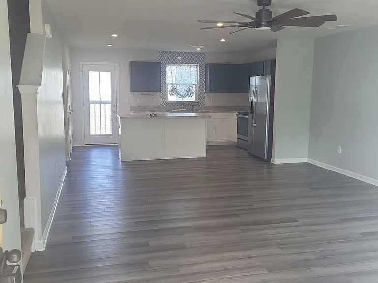104 Makayla Dr — Photo 2