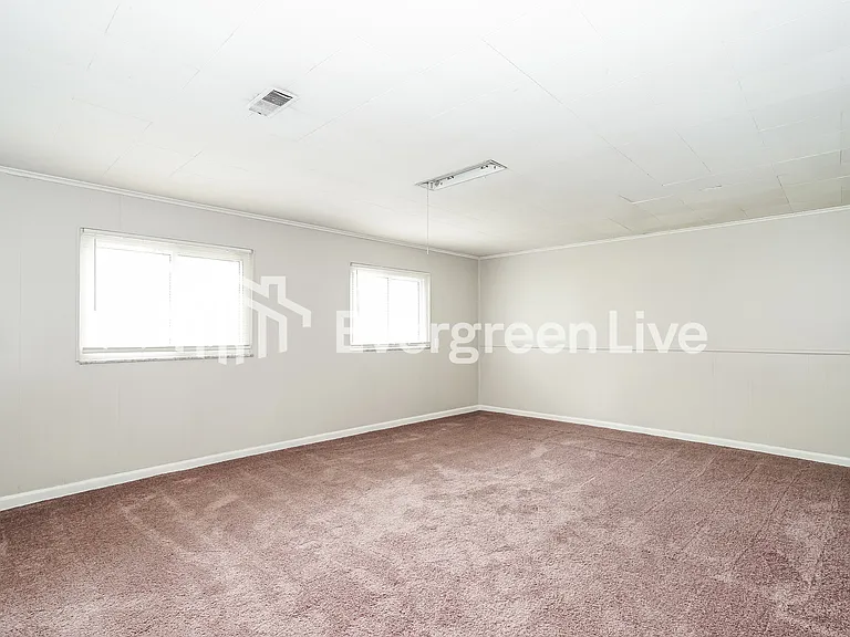 4917 Majestic Dr E — Photo 11