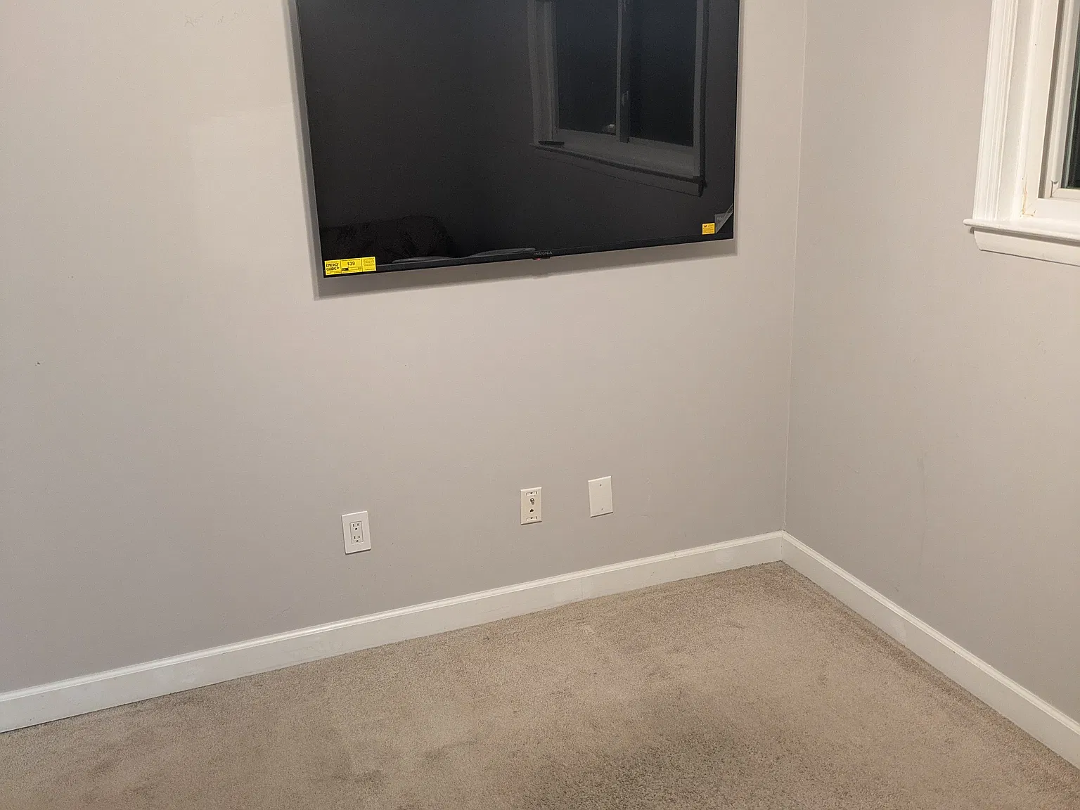 1 bed, 2000 sqft, $1,400 — Photo 3