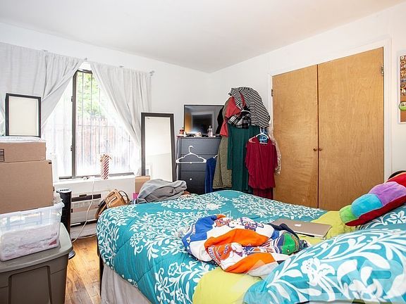 4th image of 530 W 47th St APT 1