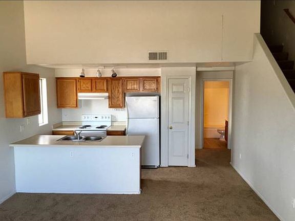 4th image of 420 W Spruell Ave APT C