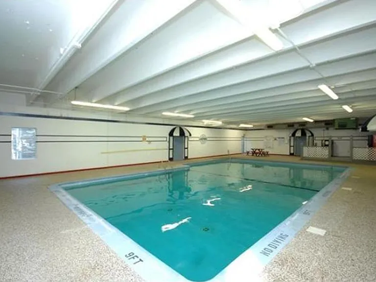 4407 Wilshire Blvd #206 — Photo 2