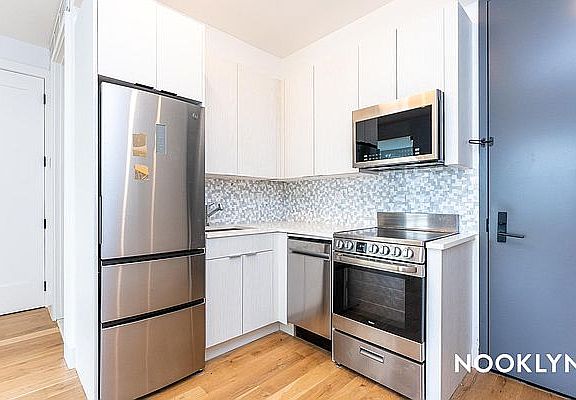 2nd image of 849 De Kalb Ave #3B
