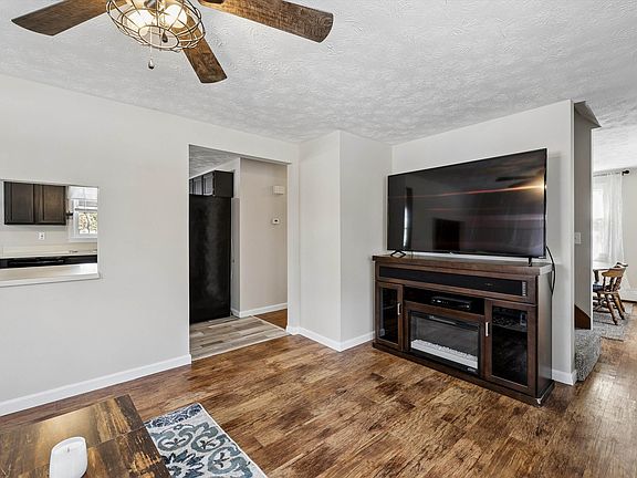 5th image of 239 Wells Street