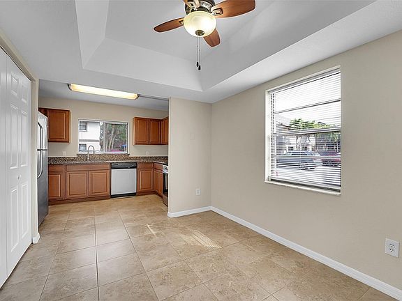 3rd image of 1593 Cabot Lane #D1