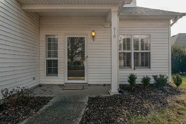 2nd image of 910 Idlewild Ct