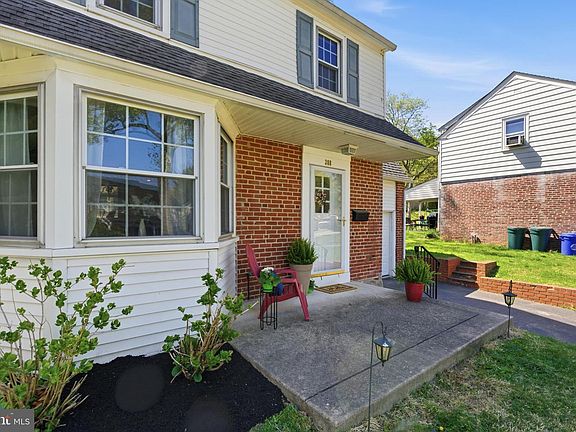 3rd image of 308 Canterbury Rd