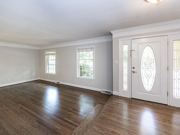 4th image of 6809 Queensberry Dr