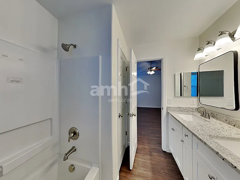 8444 Sunbow Ct — Photo 11
