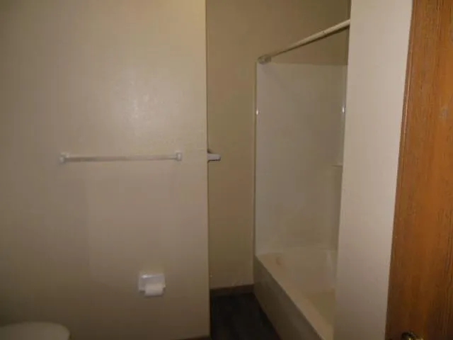 600 NE English Manor Dr #B — Photo 11