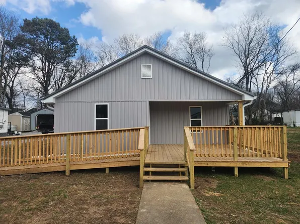 1223 Grove St, Paris, TN 38242