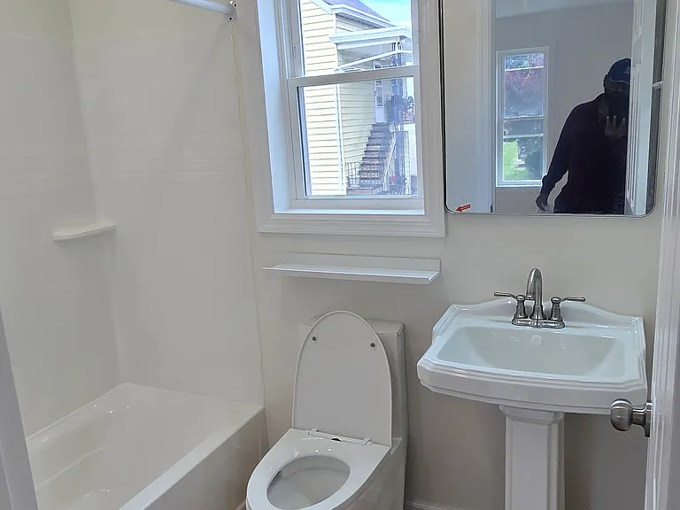 151 Nagle St #1 — Photo 7