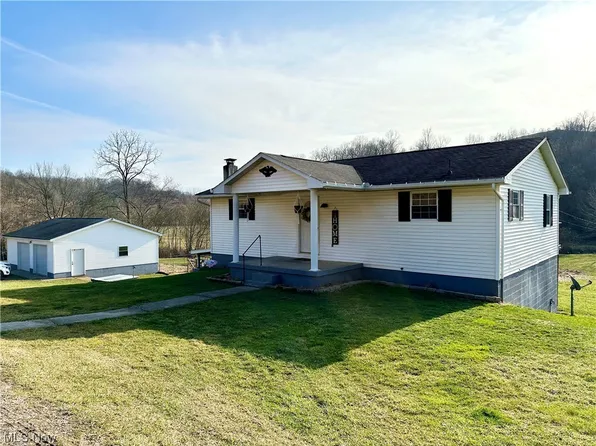 1528 Lee Creek Rd, Belleville, WV 26133