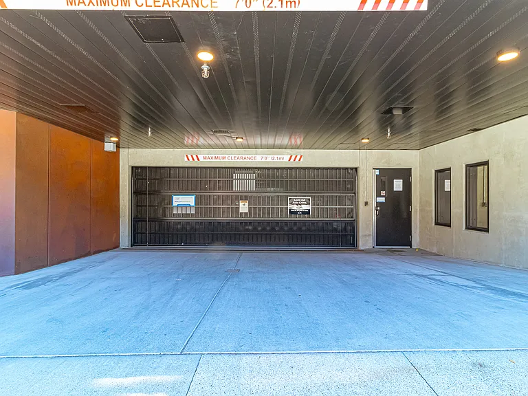 Chatham St — Photo 40