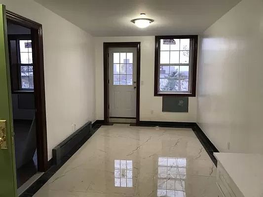 4th image of 813 52nd St APT 4R