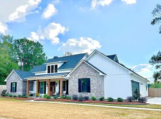 10598 Arnold Rd, Denham Springs, LA 70726