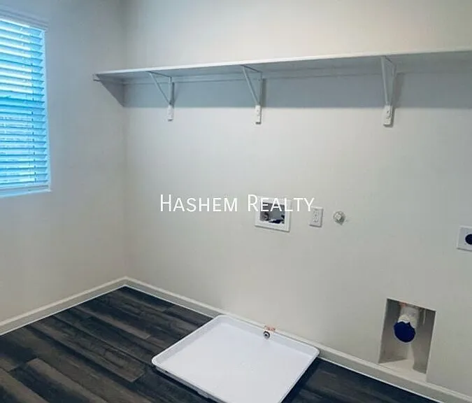 1707 Chapel Hill Rd — Photo 13