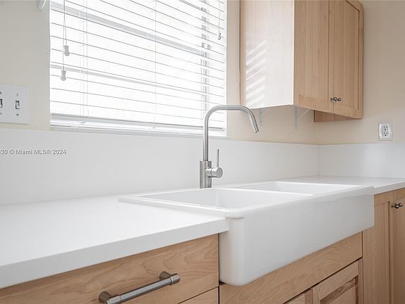 4th image of 5400 Hollywood Blvd APT 6