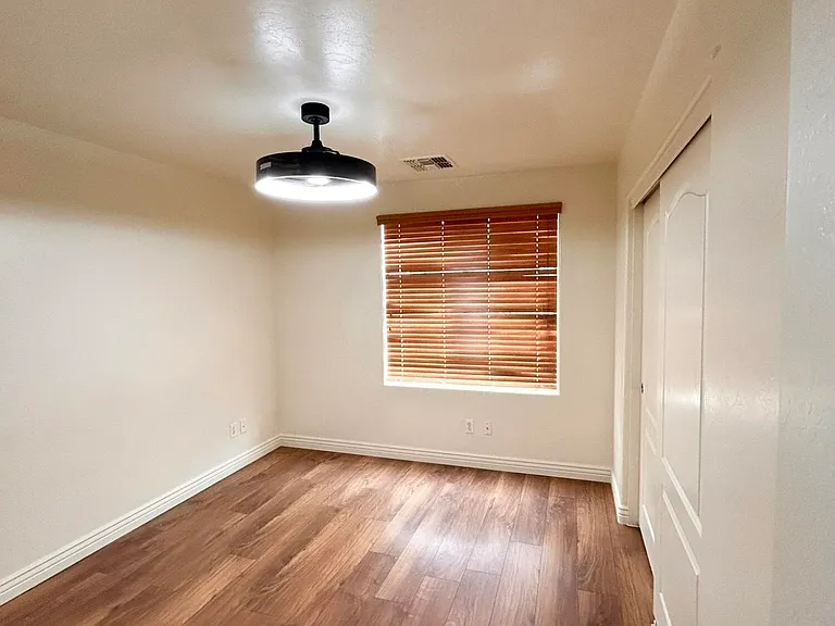 2692 E Vermont Ct — Photo 22