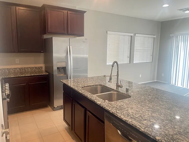 8365 S Pioneer Way — Photo 12