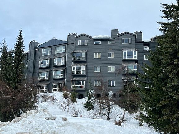 3rd image of 2111 Whistler Rd #212