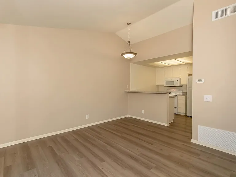 Westridge Apartment Homes — Photo 19