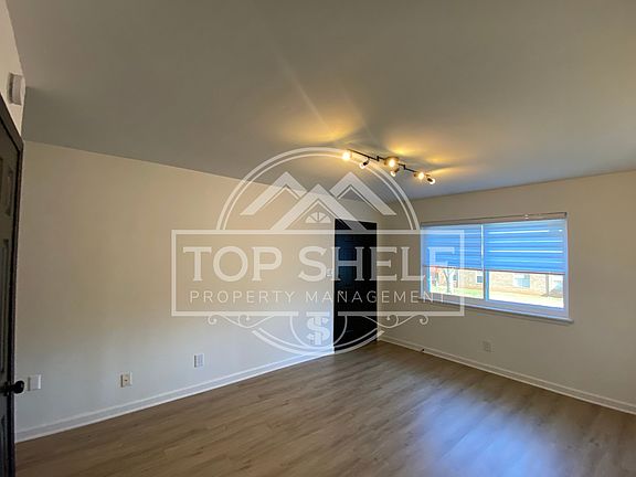 3rd image of 740 Mozley Dr SE #11060656