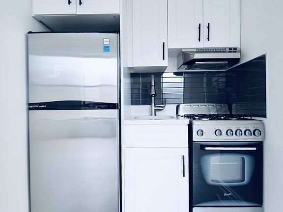 3rd image of 472 Central Park W APT 5A