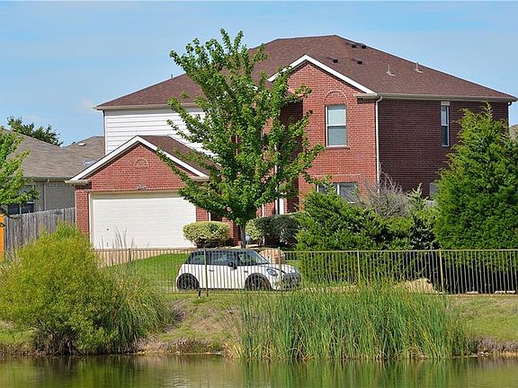 4th image of 1604 Lakeside Dr