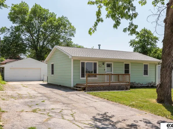 7629 S 40th St, Bellevue, NE 68147