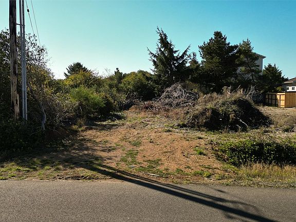 3rd image of 193 N Wynoochee Drive SW