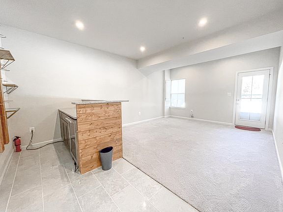 4th image of 10132 Dorsey Ln
