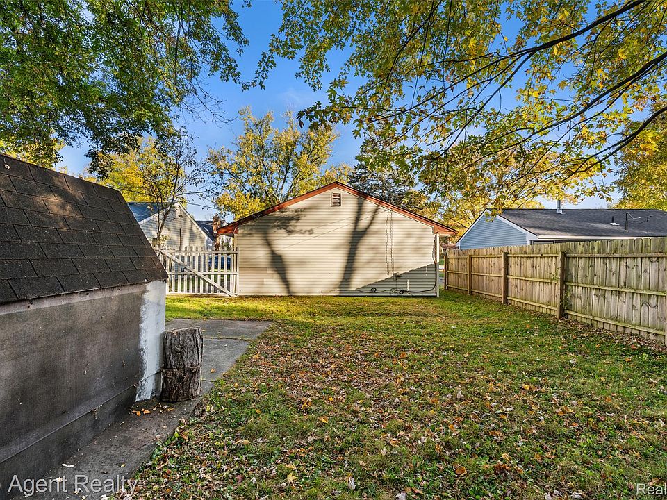 241 W Yale Ave, photo 17