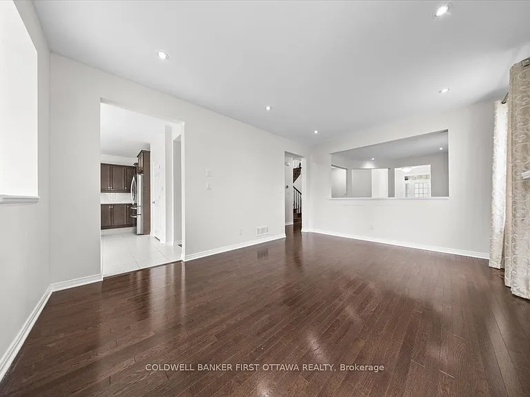 118 Culloden Cres — Photo 5