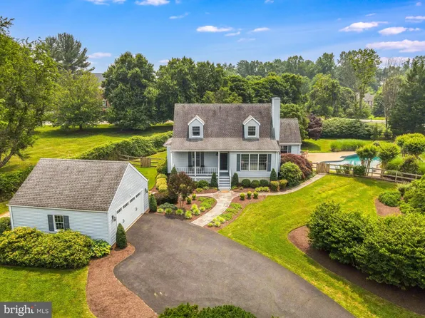 10891 Georgetown Pike, Great Falls, VA 22066