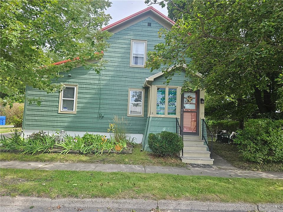 1st image of 111 Merrick Ave