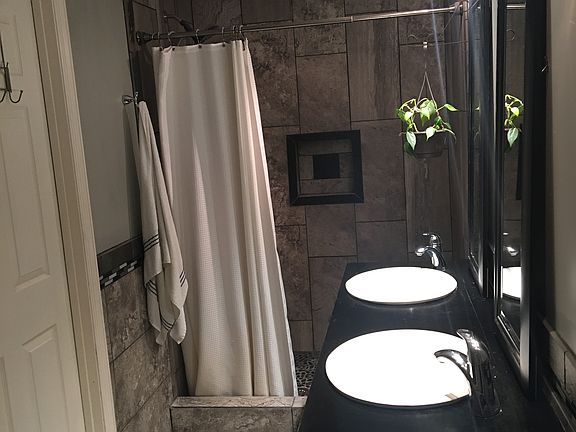 5th image of 104 Woodland Trl