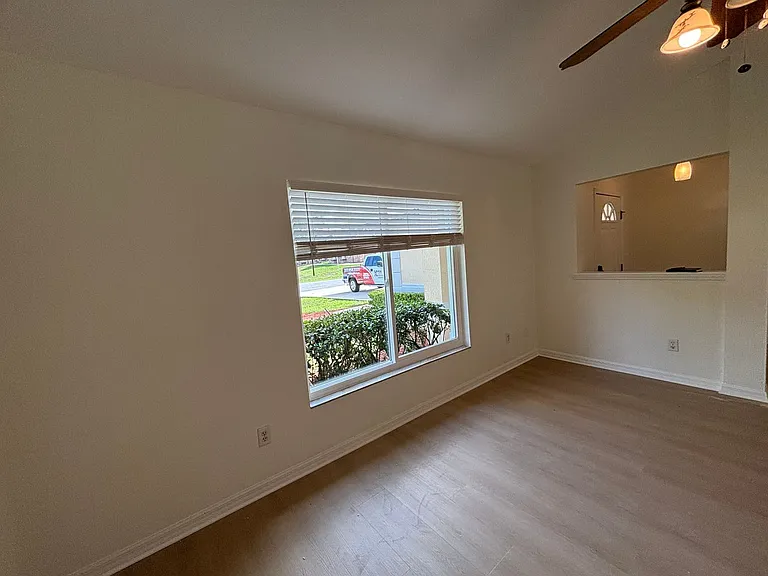 10417 SW 52nd Ct — Photo 8