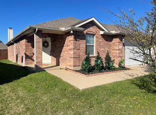 513 Paddle Dr, Crowley, TX 76036