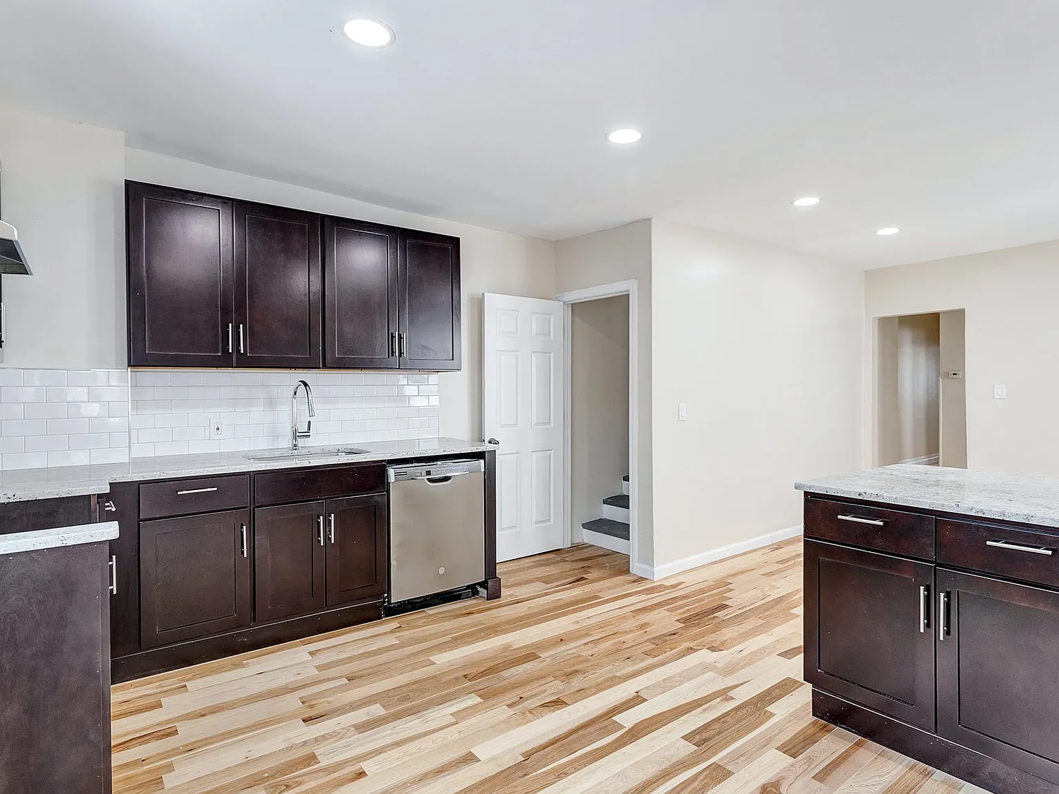 3 bed, 2175 sqft, $2,650 — Photo 3