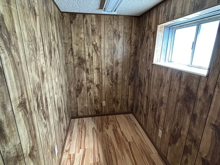 1491 W 1000 N — Photo 25