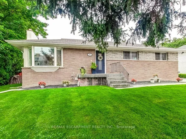 56 Barton St W, Hamilton, ON L8L 1A4