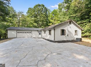 302 Beaver Creek Dr, Commerce, GA 30530